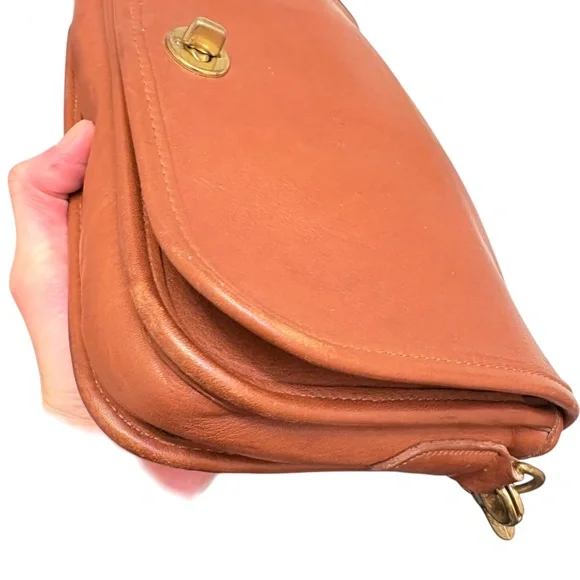 Coach English tan leather pocket purse 9755 - Picture 3 of 15